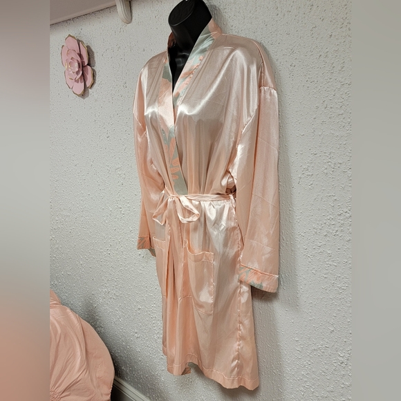 Women's Satiny Robe - Picture 3 of 5